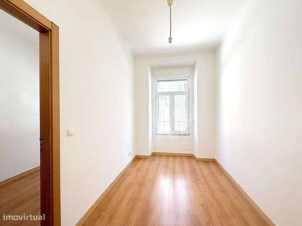 T2+1 pronto a habitar no centro de Lisboa!-18