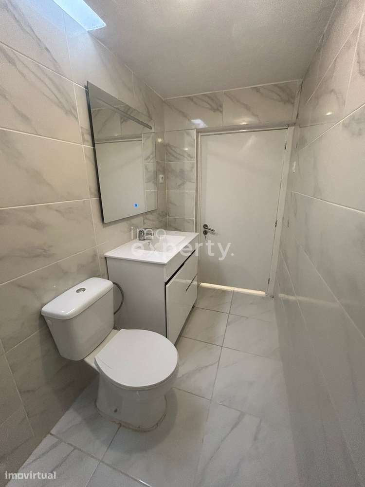 Loja Comercial com 2 pisos no Laranjeiro - Grande imagem: 4/11