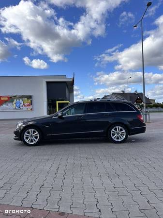 Mercedes-Benz Klasa C 220 T CDI DPF (BlueEFFICIENCY) 7G-TRONIC Avantgarde - 2