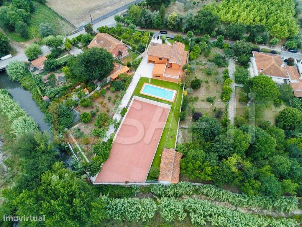 MORADIA T4 COM PISCINA E CAMPO DE TÉNIS PARA VENDA NA CURIA - Grande imagem: 5/36