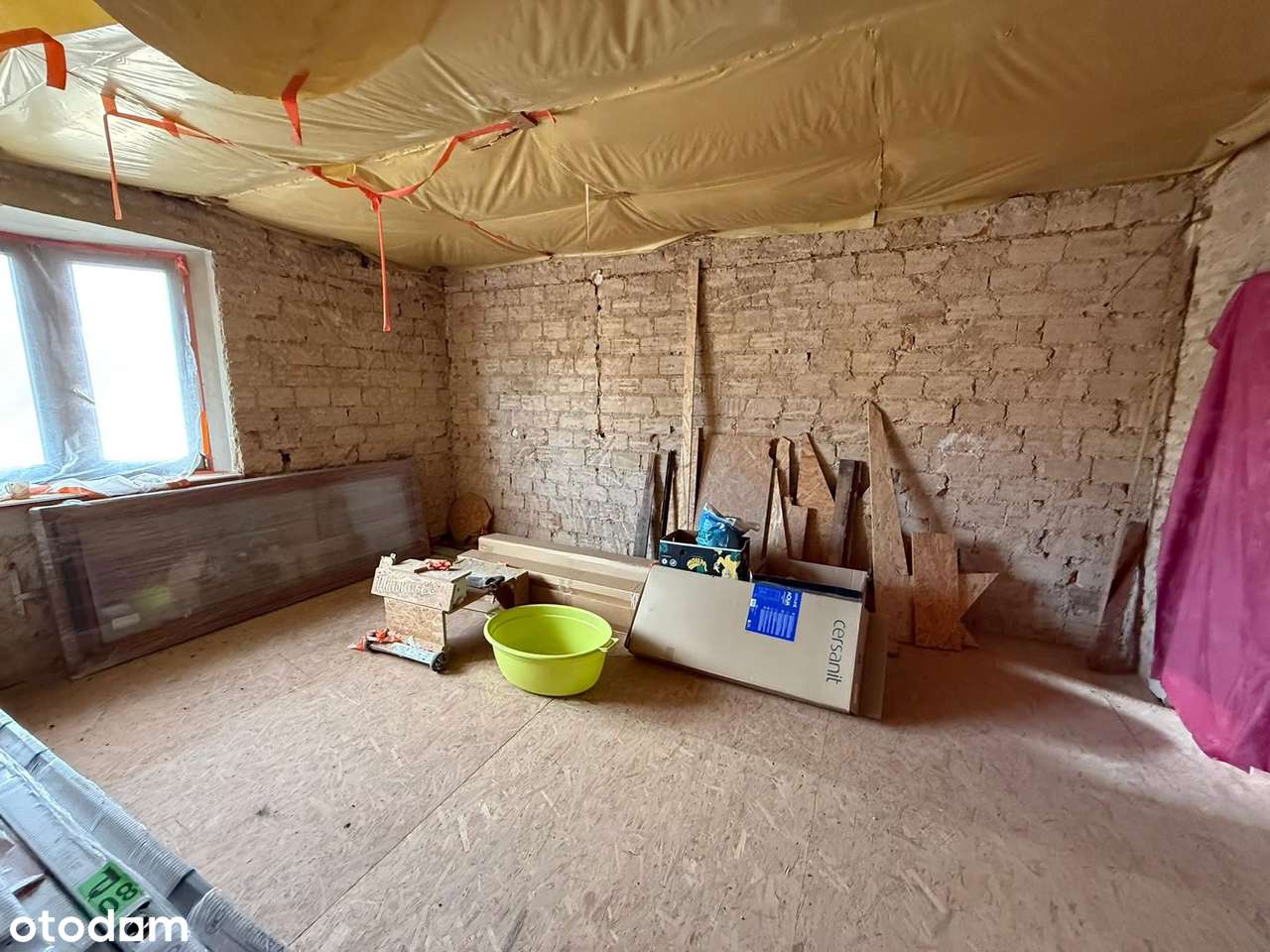 Dom w zabudowie szeregowej PACZKÓW-11