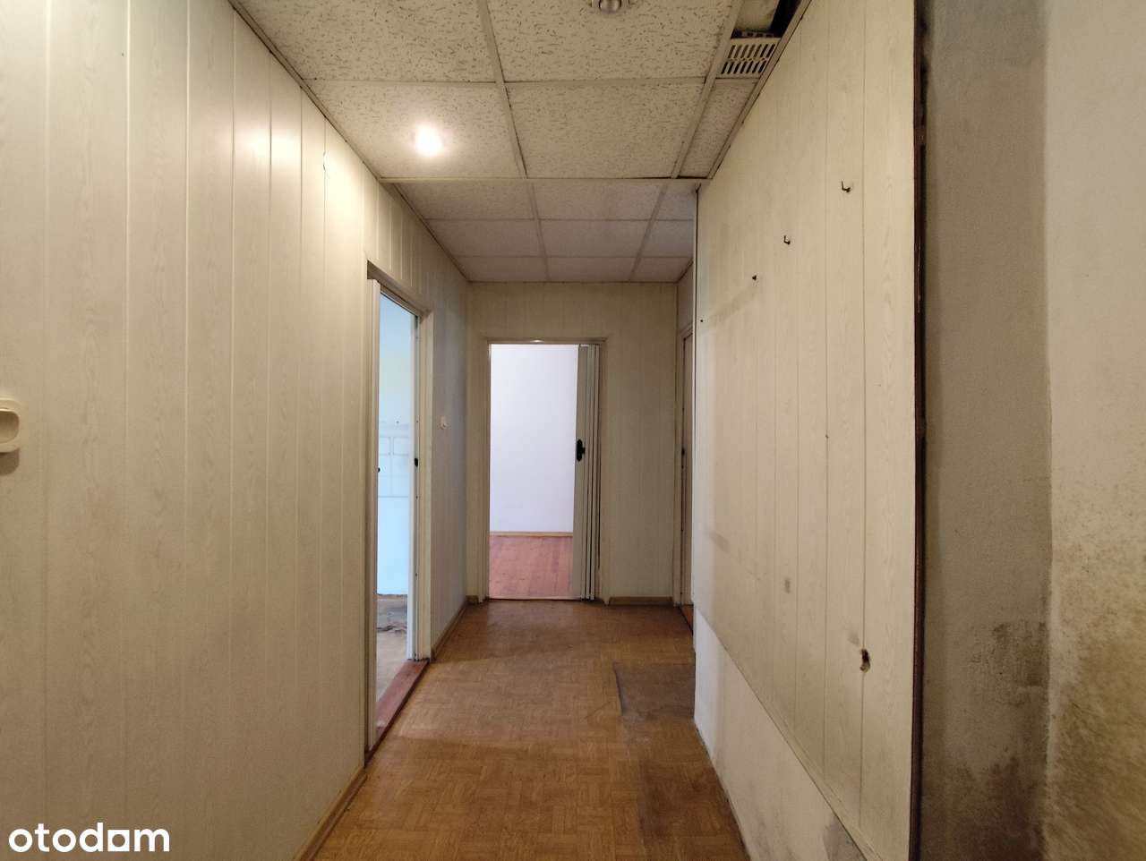 Do remontu: 2 pokoje, 43,86 m2, 1 piętro, gazowe, niski czynsz BYTOM-8