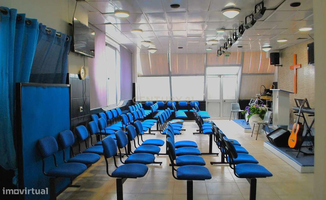 Loja na Amora com Terraço e Óptima Localização - Grande imagem: 3/9