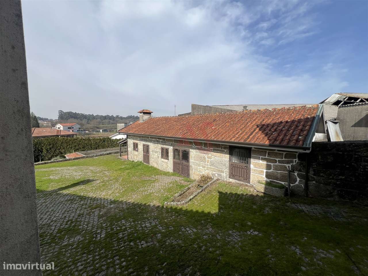 Moradia T4 com Piscina e Terreno de 2.407m² | Raimonda, Paços de Ferre-17