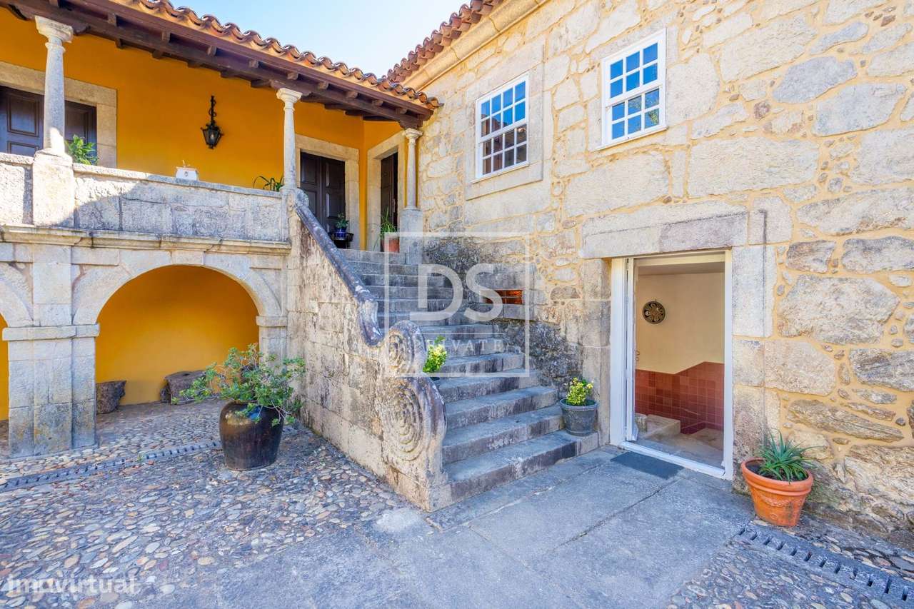 Quinta de Santo António – Propriedade Histórica com Potencial Único em-4