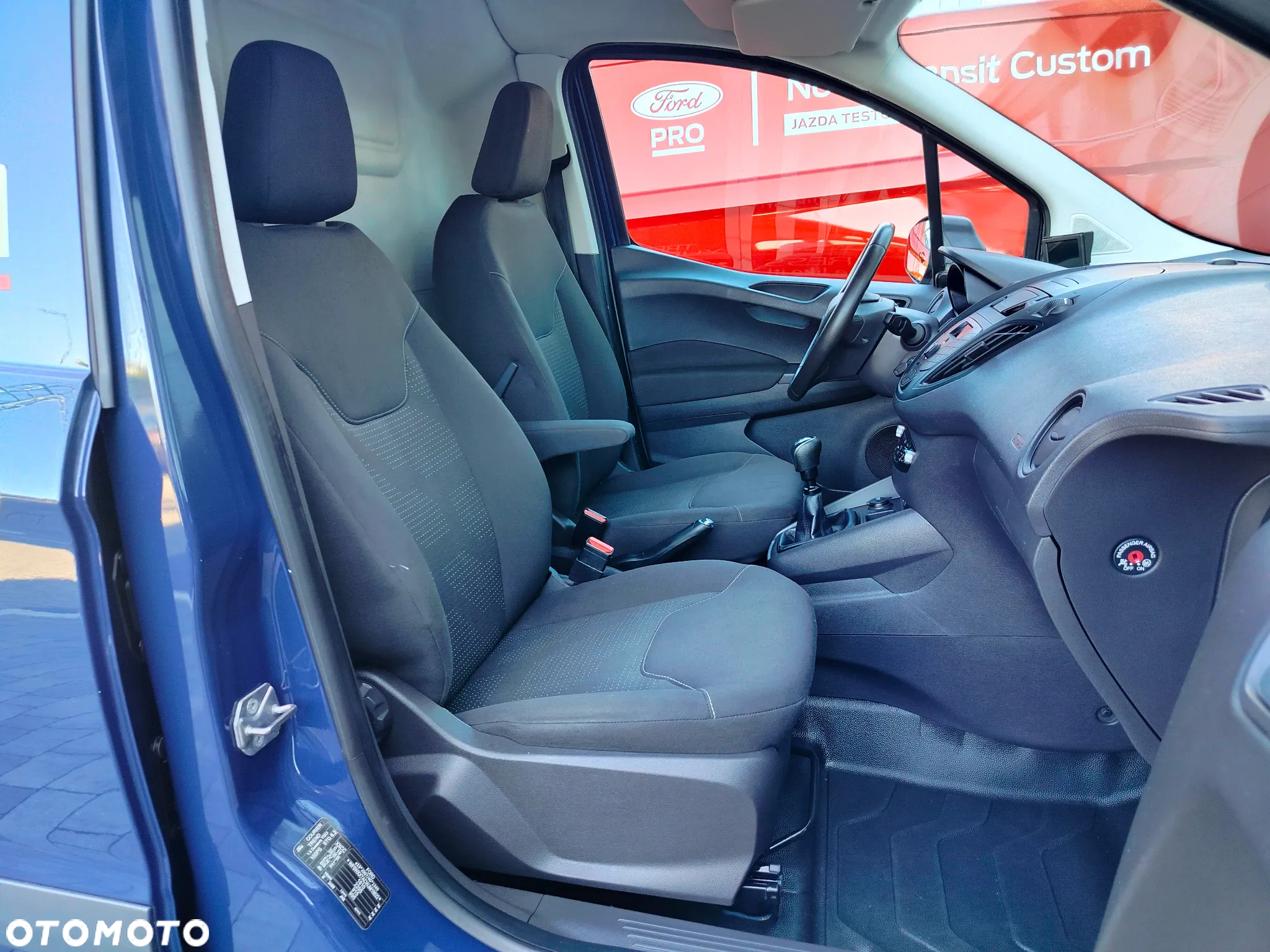 Ford Transit Courier - 9