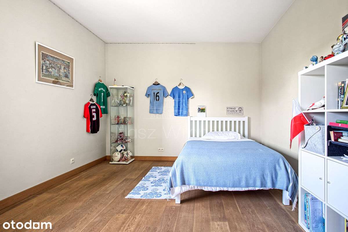 Przestronny dom w uroczym zakątku-10