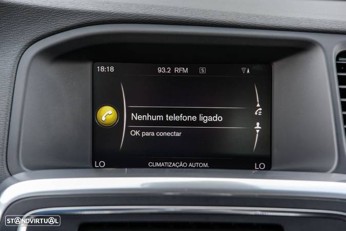 Volvo V60 2.0 D2 Momentum - 45