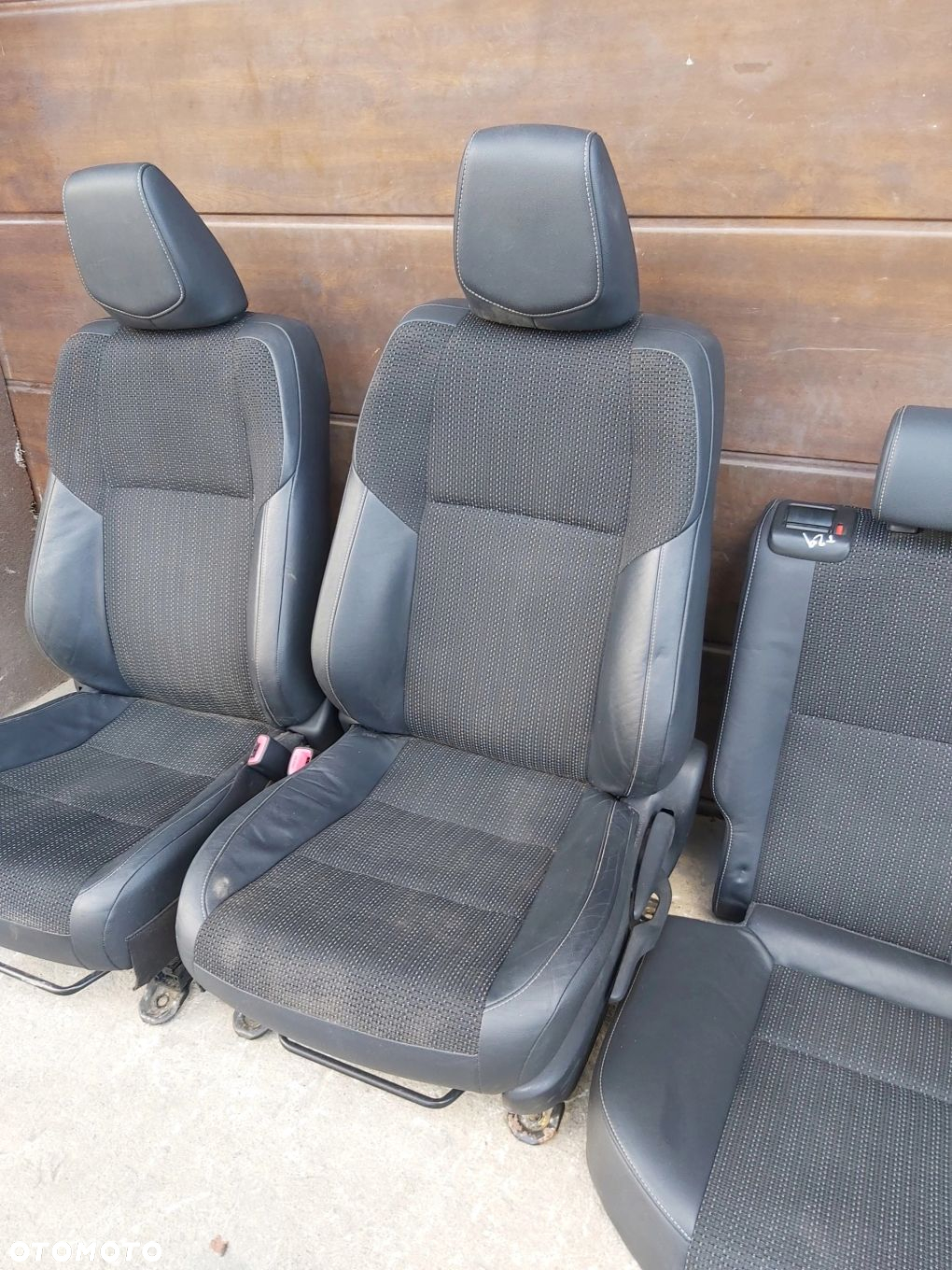 Toyota Auris II fotel półskóra fotele przód tył lewy prawy kanapa komplet - 4
