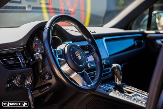 Porsche Macan S - 31