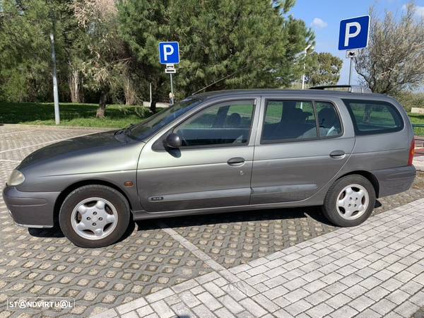 Renault Mégane Break 1.4 16V RXE AC - 8