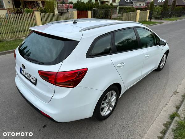 Kia Ceed 1.6 GDI ISG SW Platinum Edition - 26