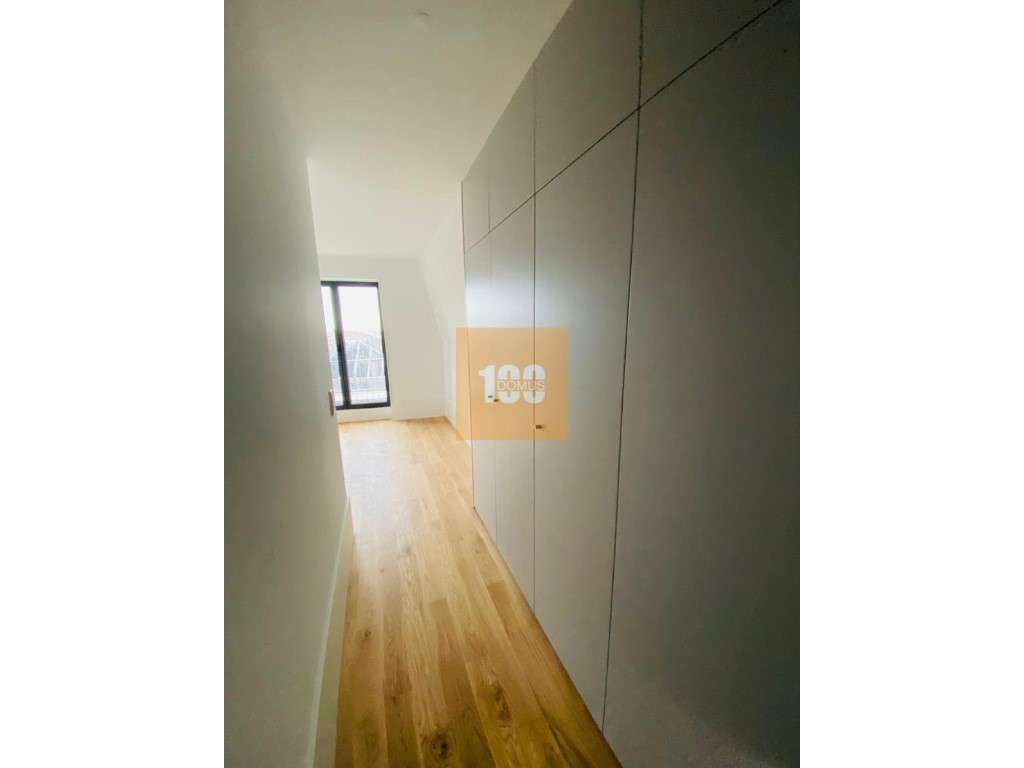 T2 com varanda - Mártires da Liberdade - Grande imagem: 5/25