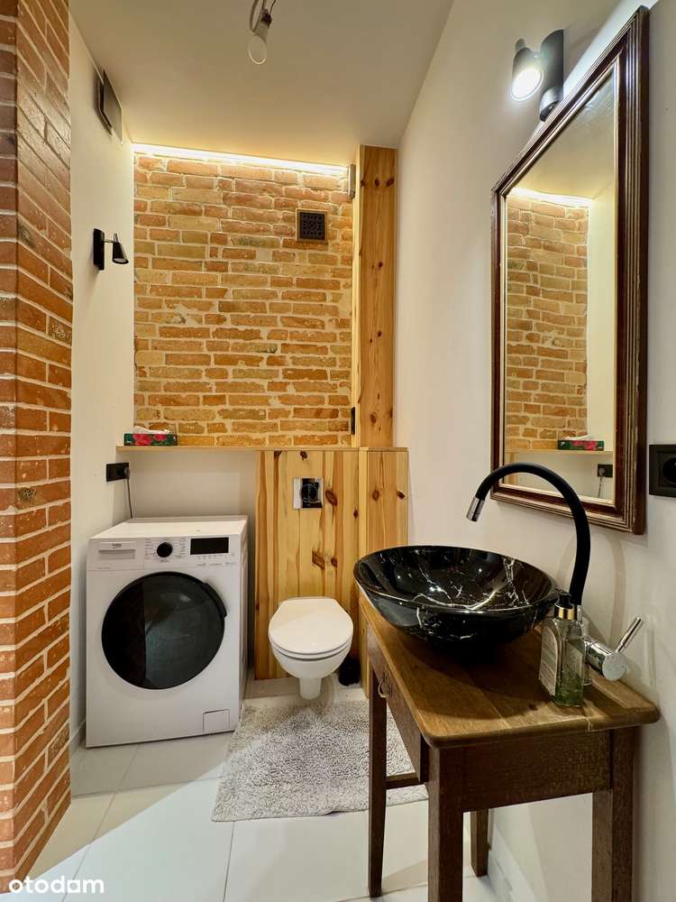 Przestronna kawalerka z oddzielną kuchnią w przedwojennej kamienicy - Pełny obrazek: 3/9