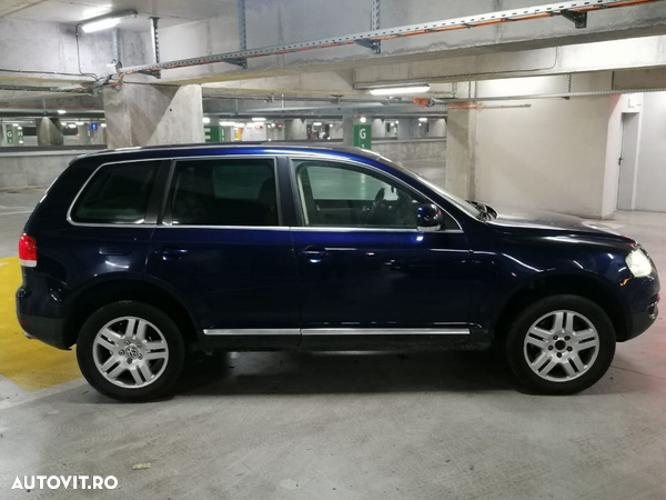 Fuzeta dreapta fata VW Touareg 5000 v10 - 1