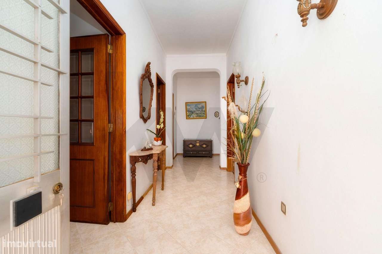 Moradia T4 com Terreno de 8480m2 em Bela Salema-6