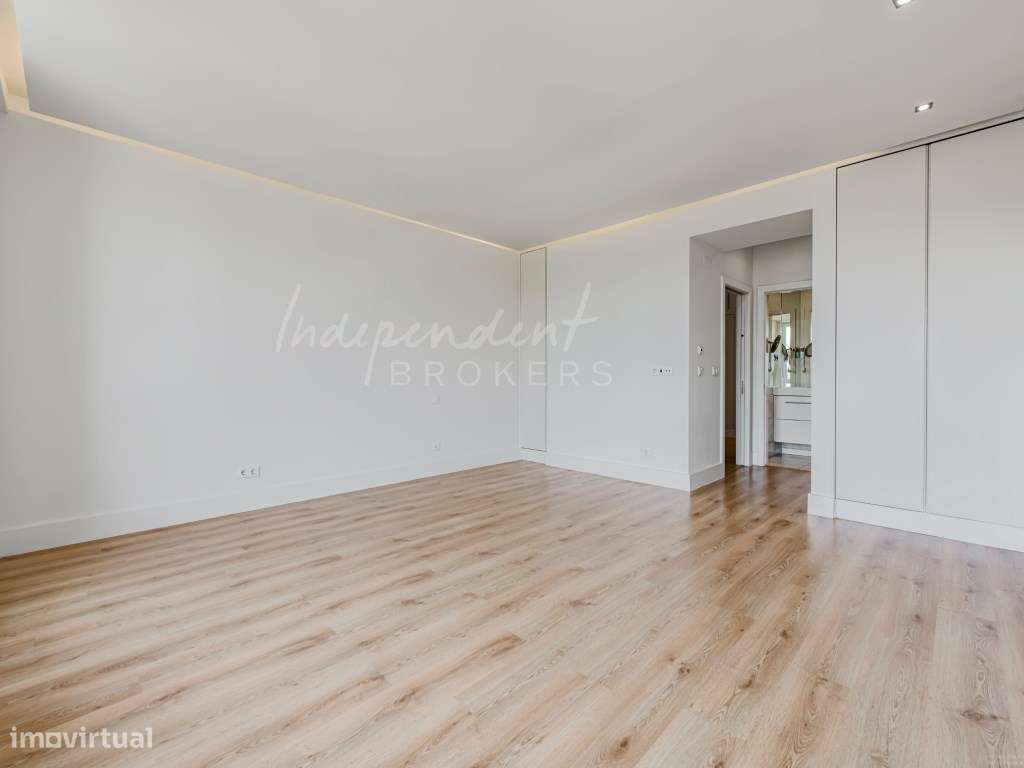APARTAMENTO T3 TRANSFORMADO EM T2+1 NA AVENIDA CONSELHEIRO FERNANDO...-12