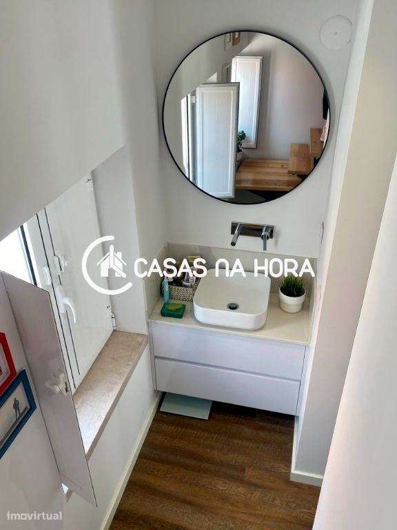 Moradia Triplex T2 em Almada na Rua Capitão Leitão-20