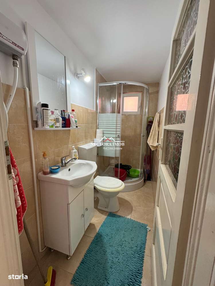 NECTORA IMOB-Casa cu etaj, mobilata, utilata, Episcopia, cu livada-5