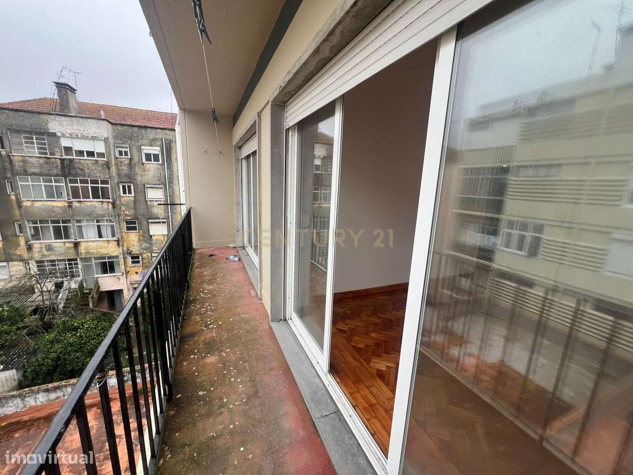 T2 Remodelado em Queluz-Belas com 2 Varandas a 1 Minuto da CP - Grande imagem: 5/20