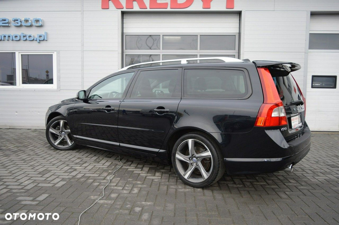 Volvo V70 D2 R-Design - 9