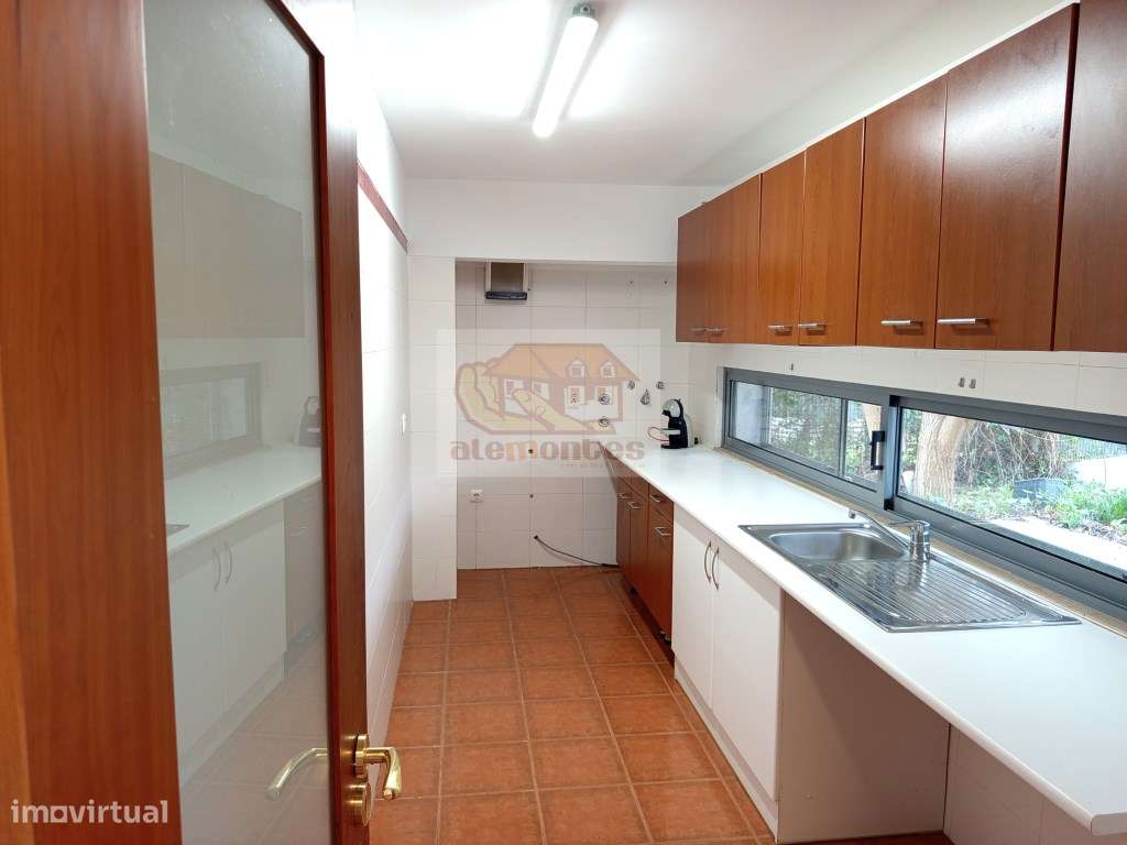 Moradia recuperada a 15 minutos da Barragem Vale de Gaio - Grande imagem: 4/13