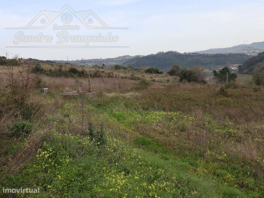 Moradia T3 com garagem e terreno 4120m2-35