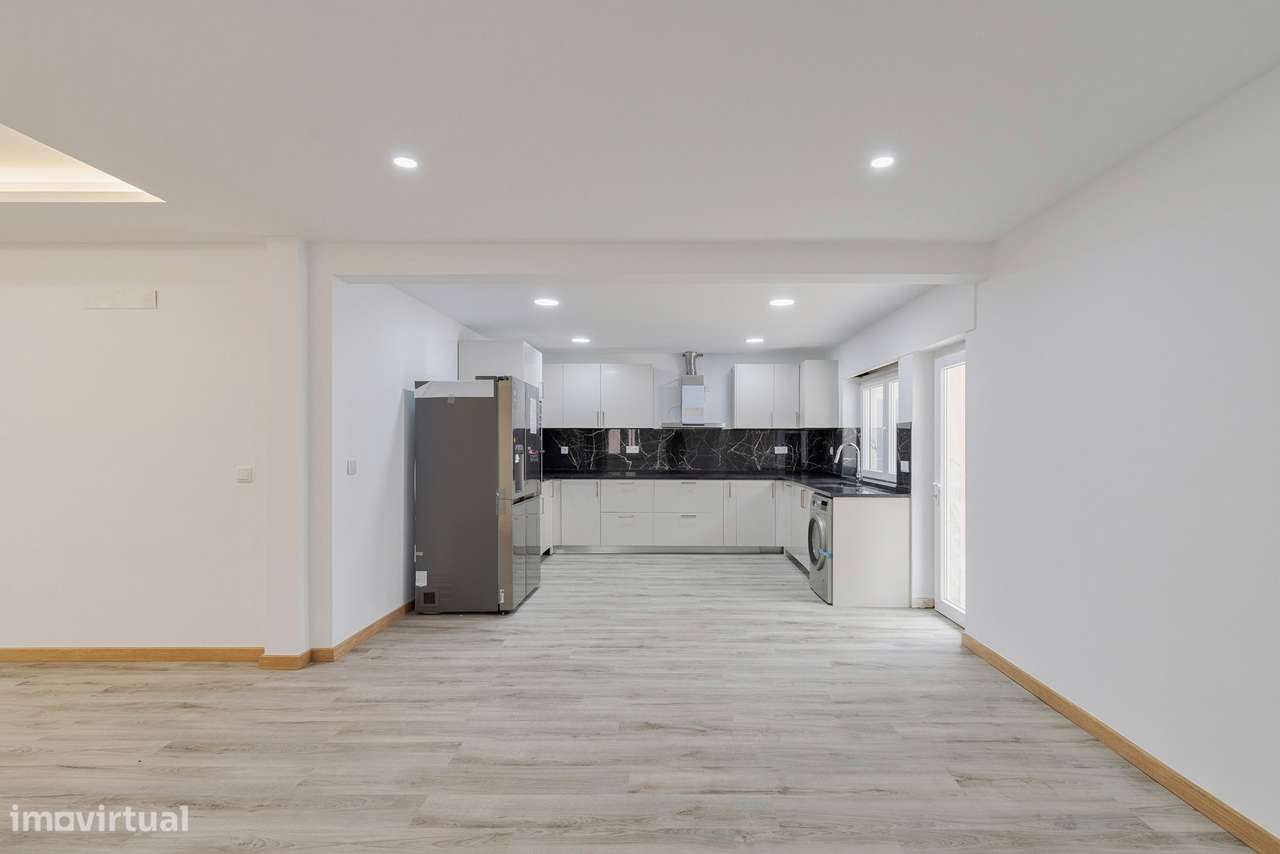 Moradia Luxo T4 em Foros de Amora - Grande imagem: 5/34