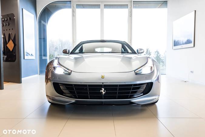 Ferrari GTC4Lusso - 2