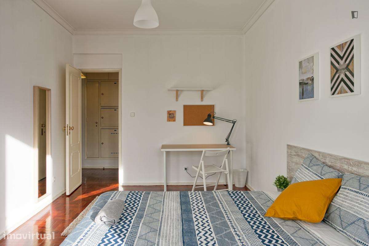 Quarto - localizado em Benfica Lisbon - Grande imagem: 3/60