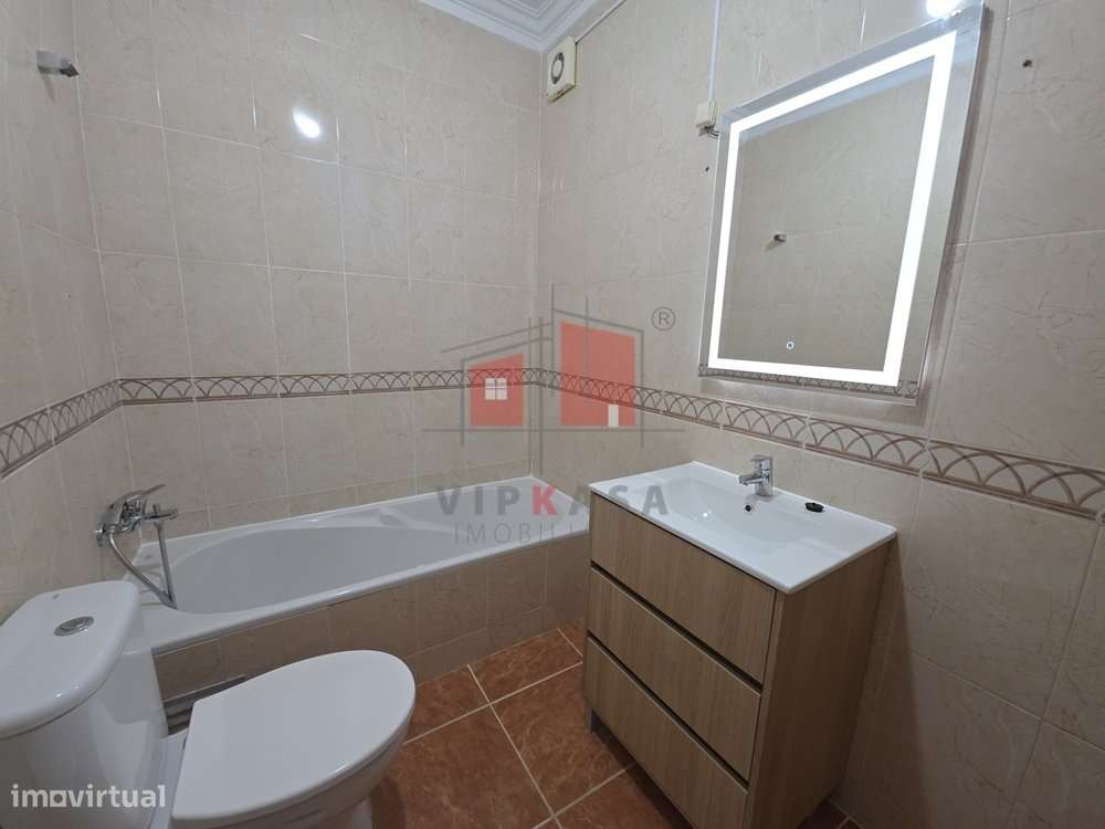 Moradia T4 com Piscina em 900 m2 de lote-15