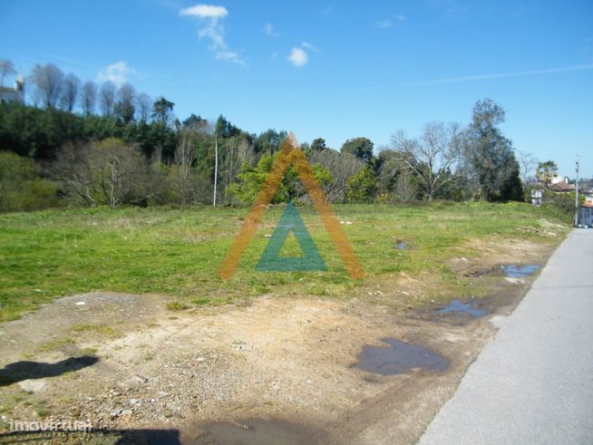 Terreno para construção de edifício rés do chão mais dois pisos mai...-3