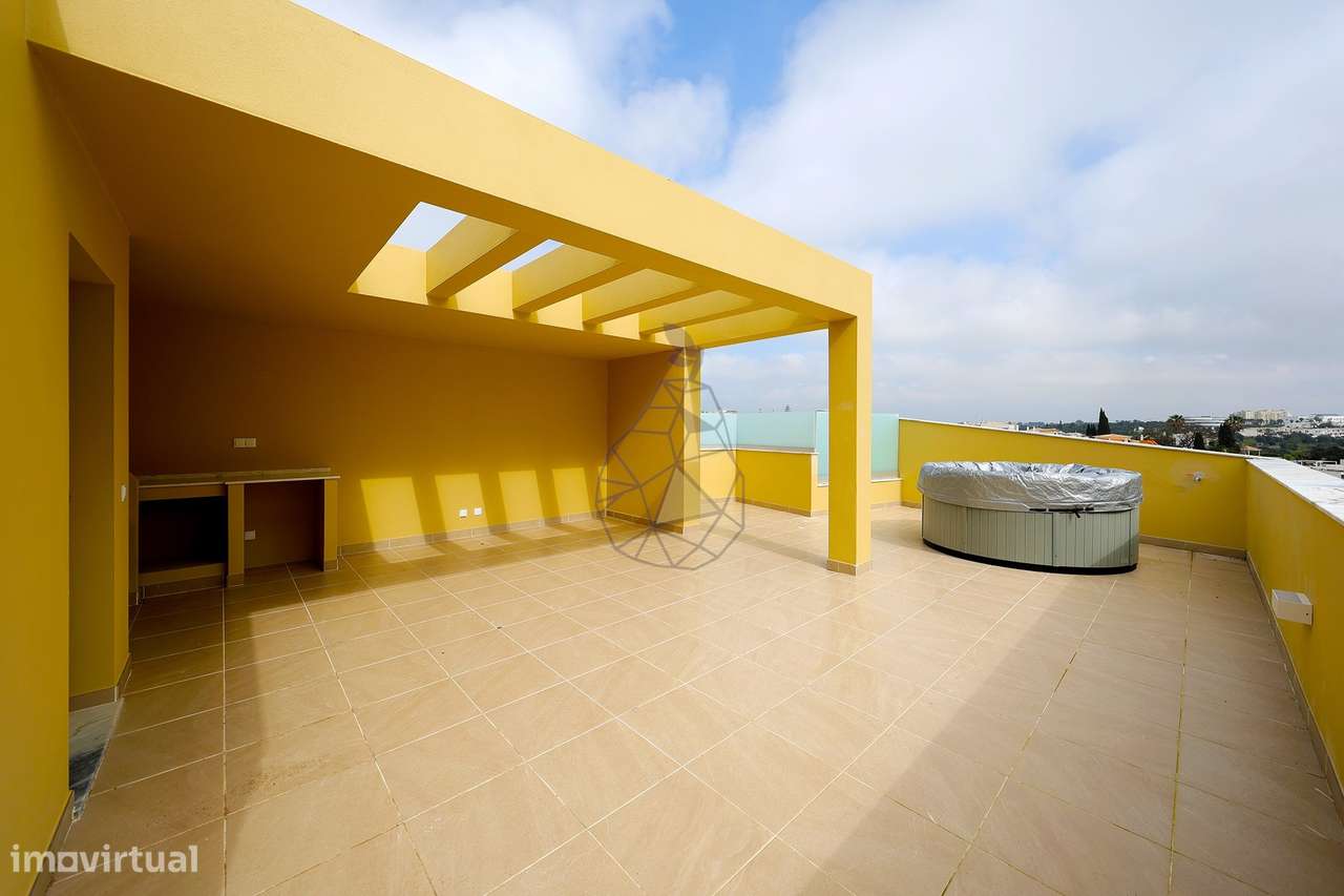 Apartamento T2 Duplex com 2 lugares de estacionamento em Alvor-35