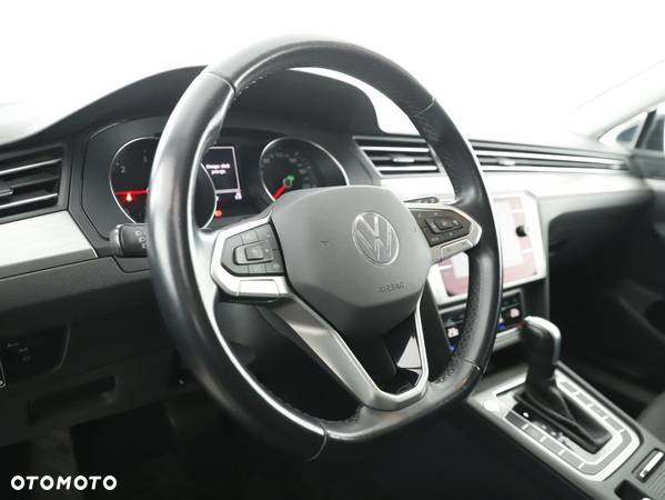 Volkswagen Passat - 22