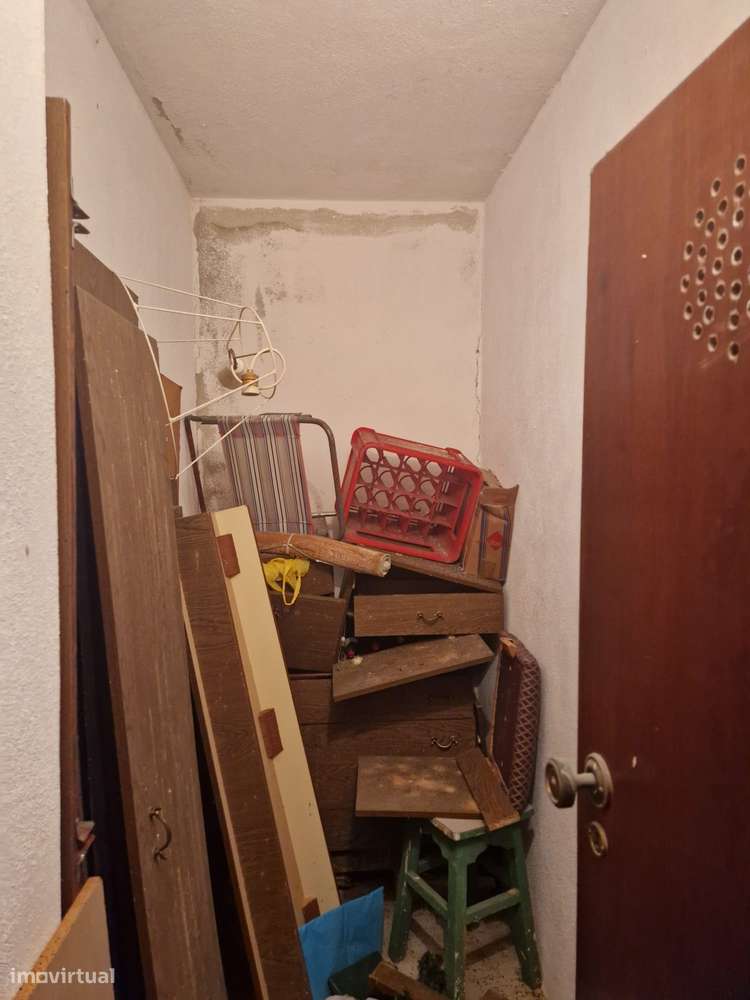 fantástica oportunidade de Investimento este T1 em Sesimbra-11