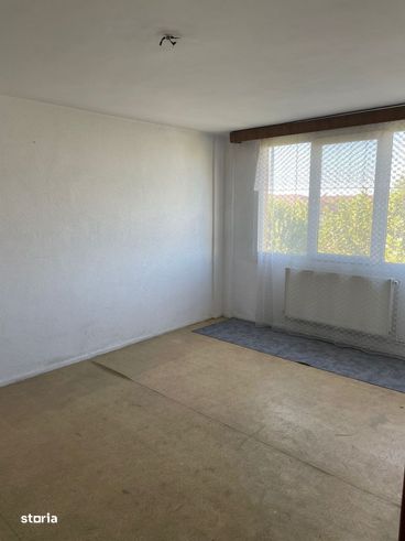 De vanzare apartament 3 camere, zona 700 Bucuresti-2
