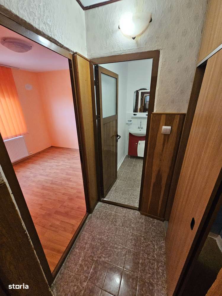 Vand ap cu 4 camere zona Sala Polivalenta-15