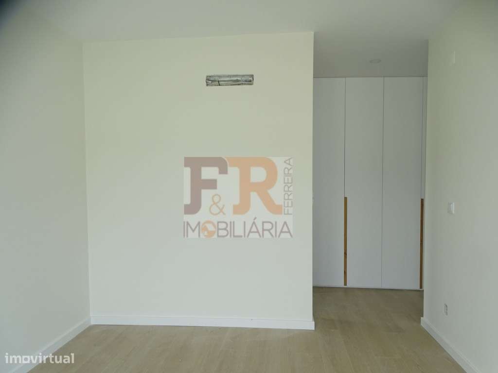 Moradia Isolada Térrea T4 com Garagem - Quinta do Anjo Palmela-13