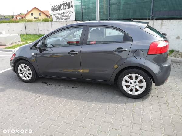 Kia Rio 1.4 M - 3