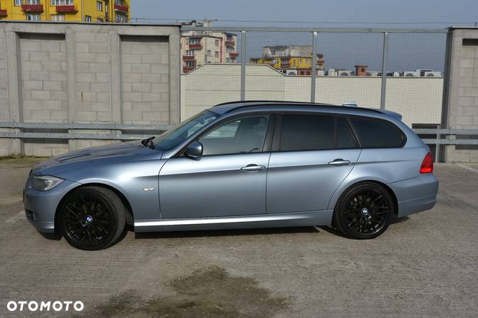 BMW Seria 3 318d Touring Luxury Line - 17