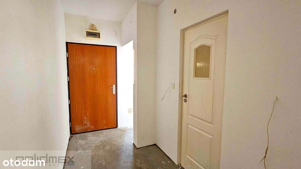 Przestronna kawalerka z oddzielną kuchnią!-5