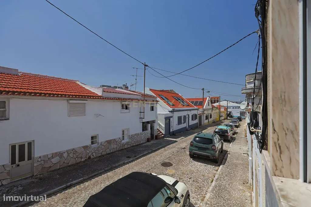 Excelente Apartamento Totalmente remodelado na Trafaria-18