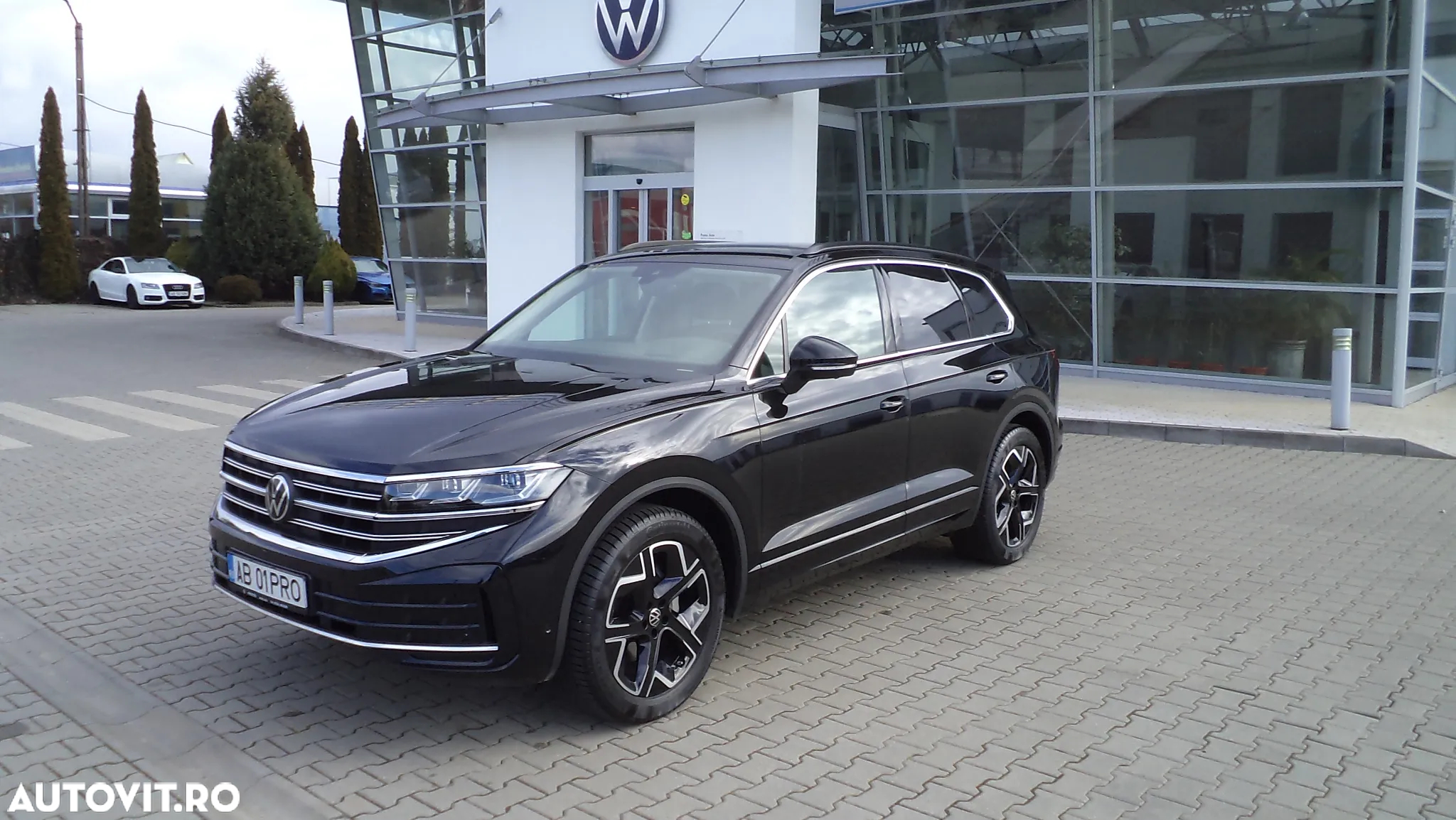 Volkswagen Touareg V6 TDI 4MOTION Elegance - 2