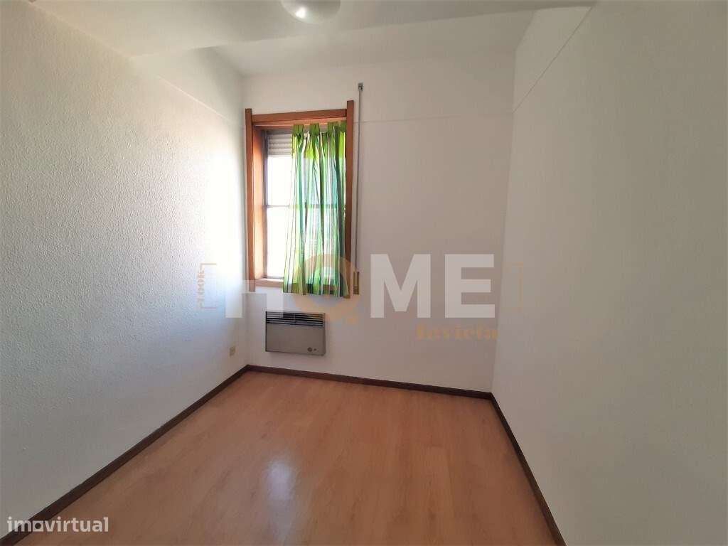 Apartamento T3+1, com varanda à Av. Fernão de Magalhães- Bonfim- Porto-9