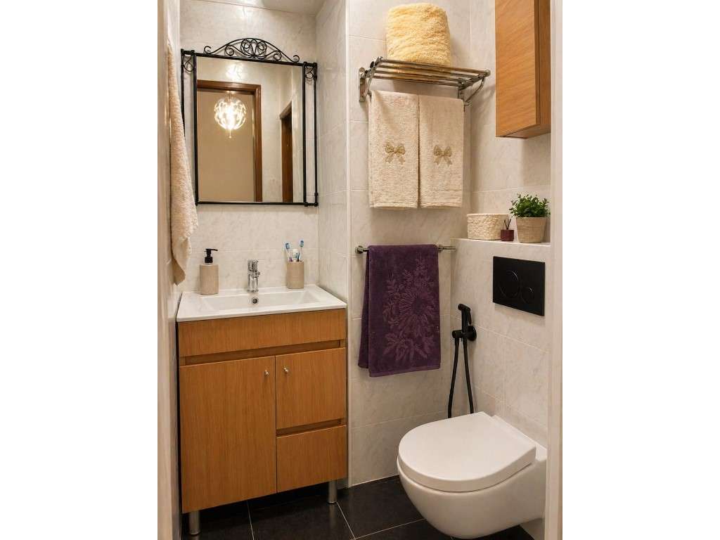 T2 renovado em Prédio de Referência no Vale da Amoreira-7