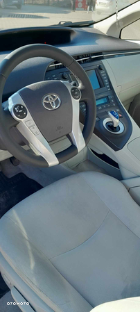 Toyota Prius (Hybrid) Comfort - 14