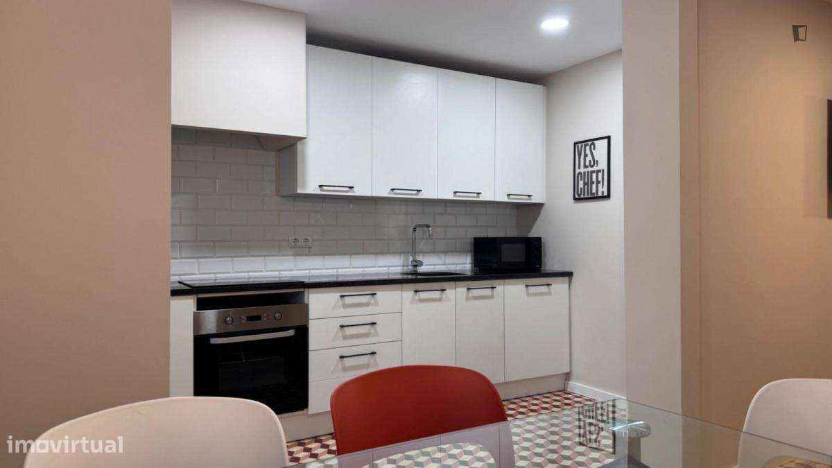 Quarto - localizado em Norton de Matos Coimbra - Grande imagem: 5/8