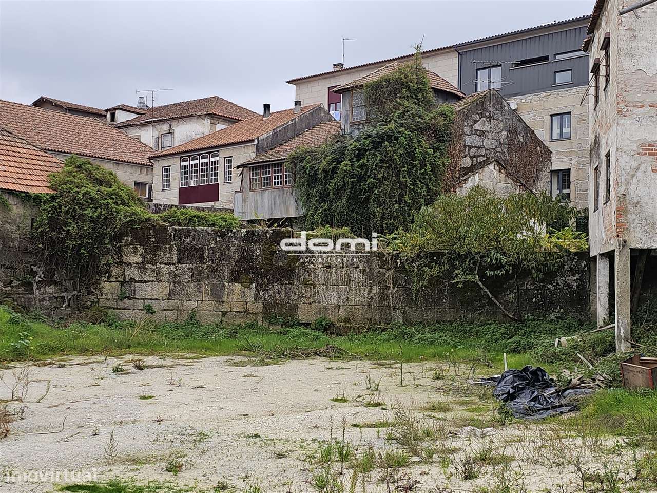 Moradia para reabilitar com grande potencial sita na Cidade de Mangual-8