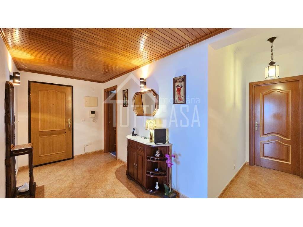 Apartamento T3 com garagem BOX em Alcainça-10