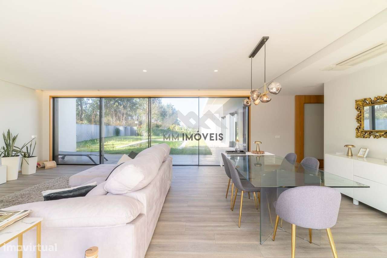 Moradia T4 | Térrea | 4 Frentes | Piscina | Jardim | Garagem 3 carros - Grande imagem: 5/60